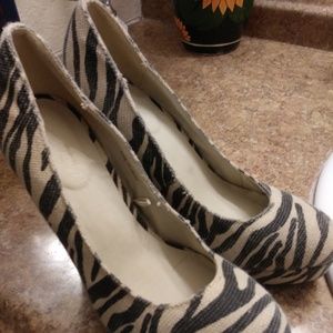 Zebra forever 21 heels size 6